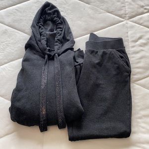 Express Hooded Sweatshirt with embellished drawstring
With matching sweatpants
